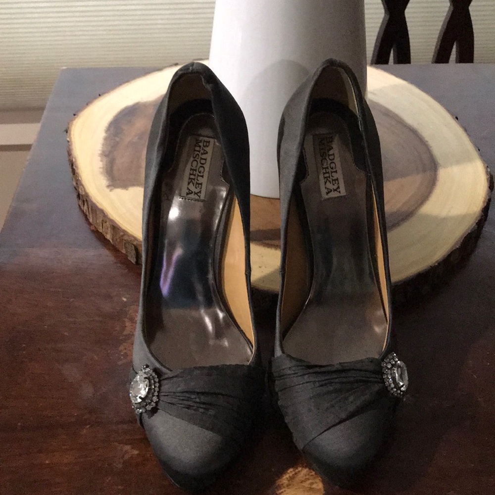 Grey satin Badgley pumps